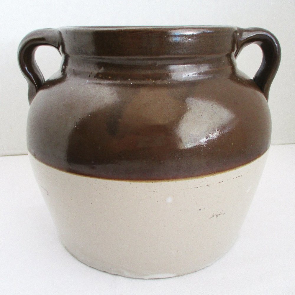 ANTIQUE LARGE HEAVY WELL MADE STONEWARE / CROCKERY BEAN POT